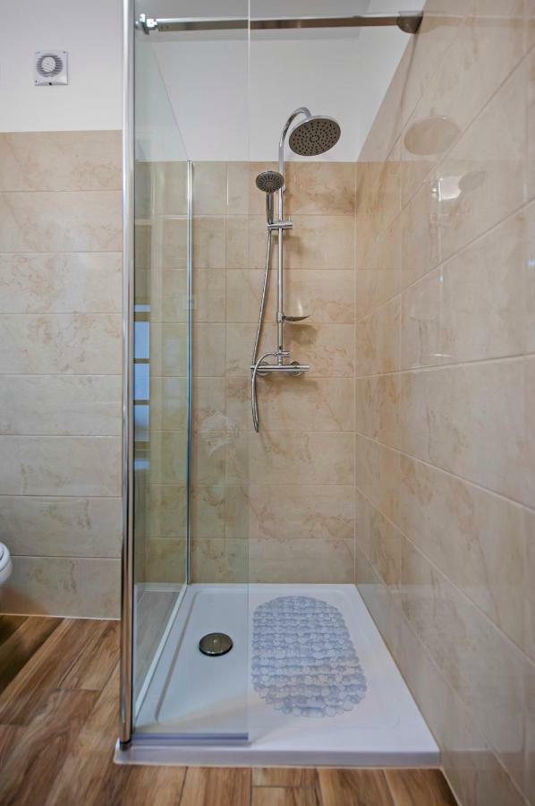 Apartment Loki Rovigno Esterno foto