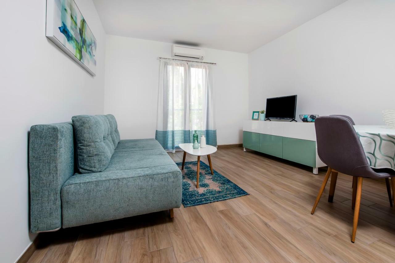 Apartment Loki Rovigno Esterno foto